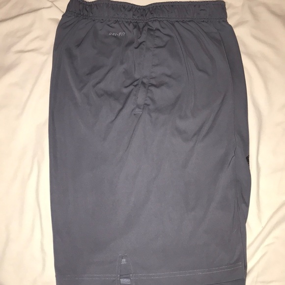 Gray/grey Nike basketball shorts - Picture 4 of 5